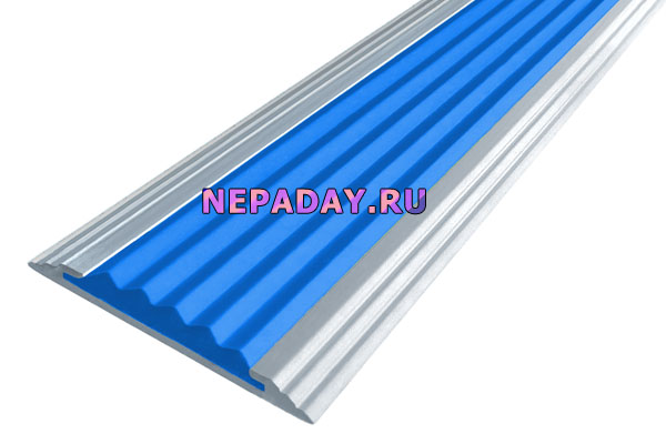 Алюминиевая накладная полоса Стандарт с одной синей вставкой против скольжения