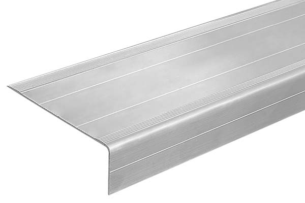 Алюминиевый накладной угол АУ71 с универсальной абразивной противоскользящей лентой 50 мм