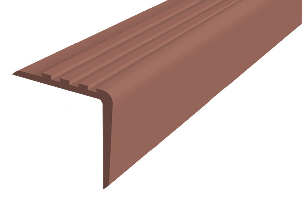 Противоскользящий угол-бортик для ступеней и бассейнов из термоэластопласта коричневый